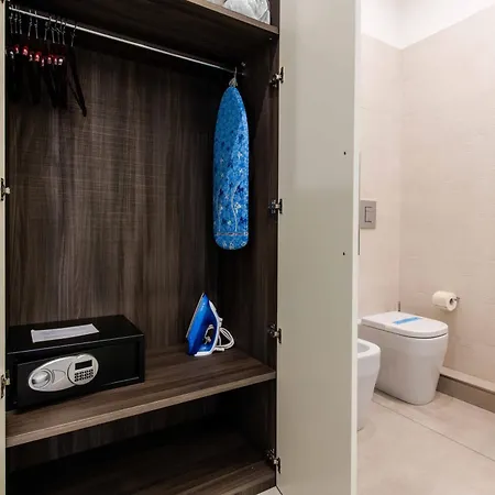 Toledo 16 Luxury Πανσιόν Νάπολη