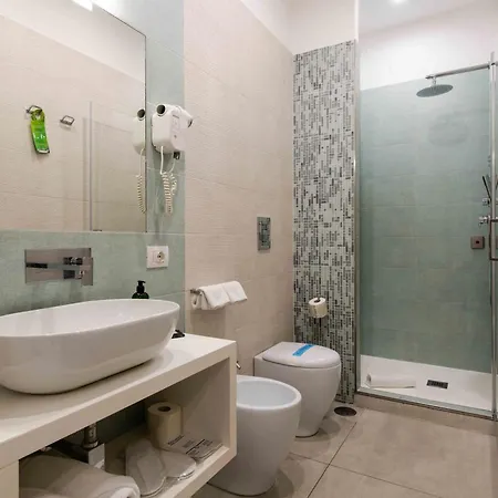 Toledo 16 Luxury 4* Νάπολη