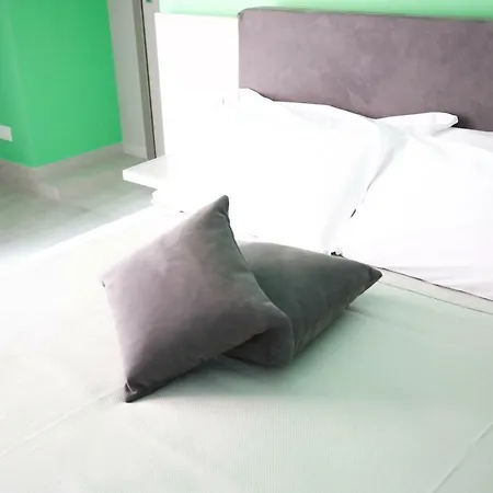 Toledo 16 Luxury Naples