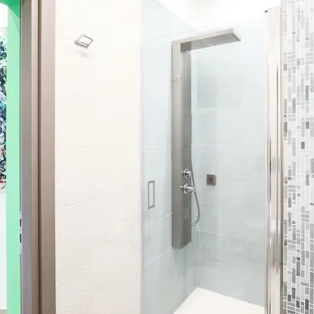 Πανσιόν Toledo 16 Luxury 4*